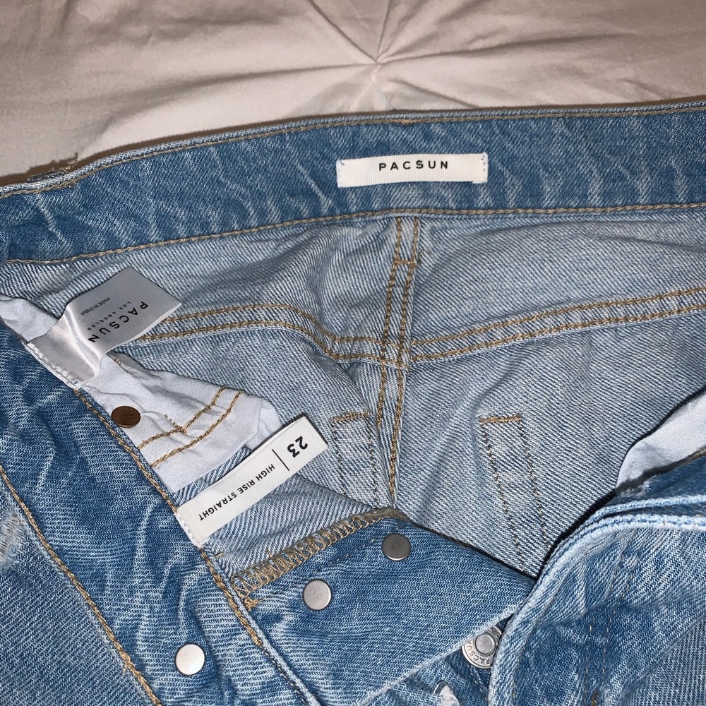 Jeans - Picture 3 of 4
